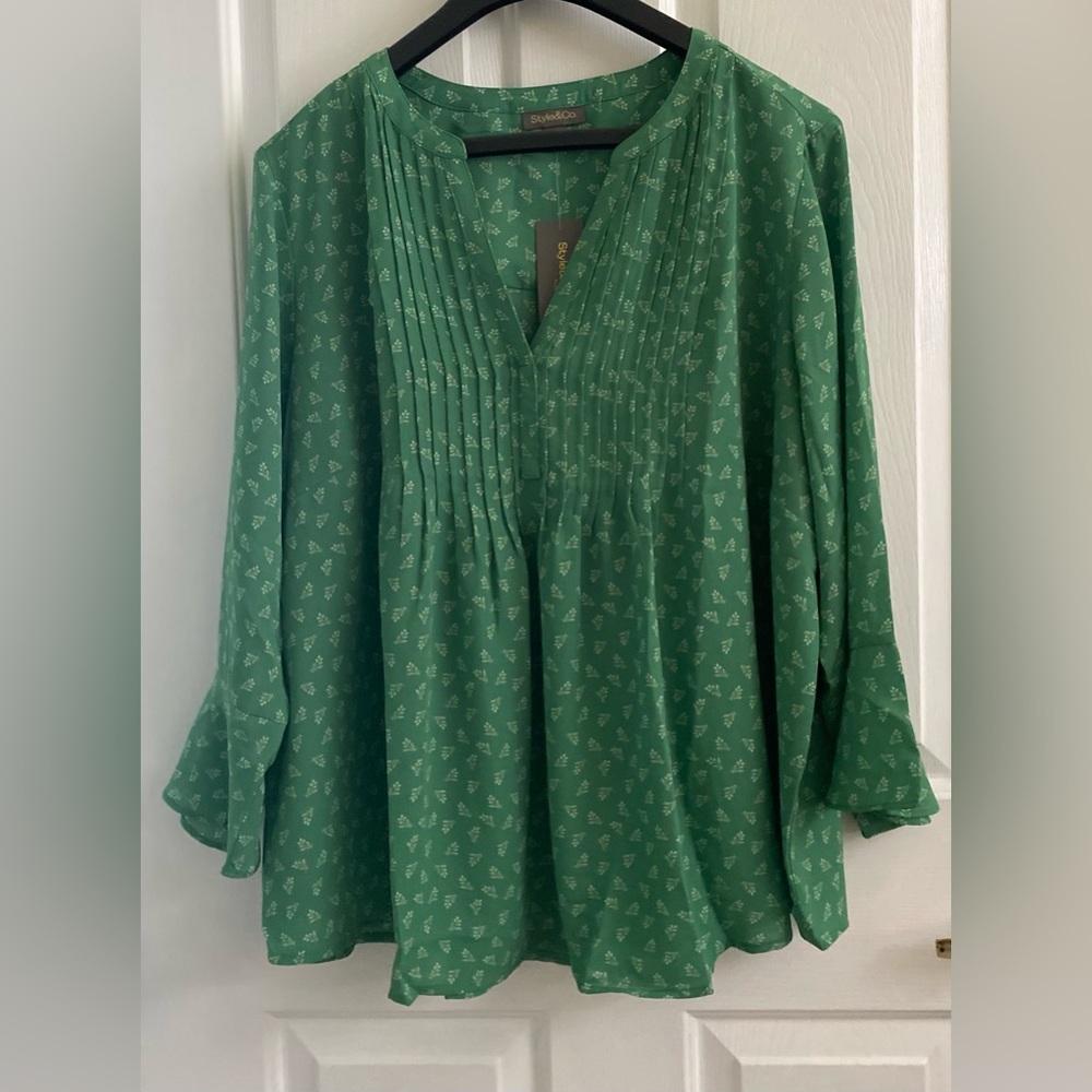 STYLE AND COMPANY..WOMENS Green Blouse